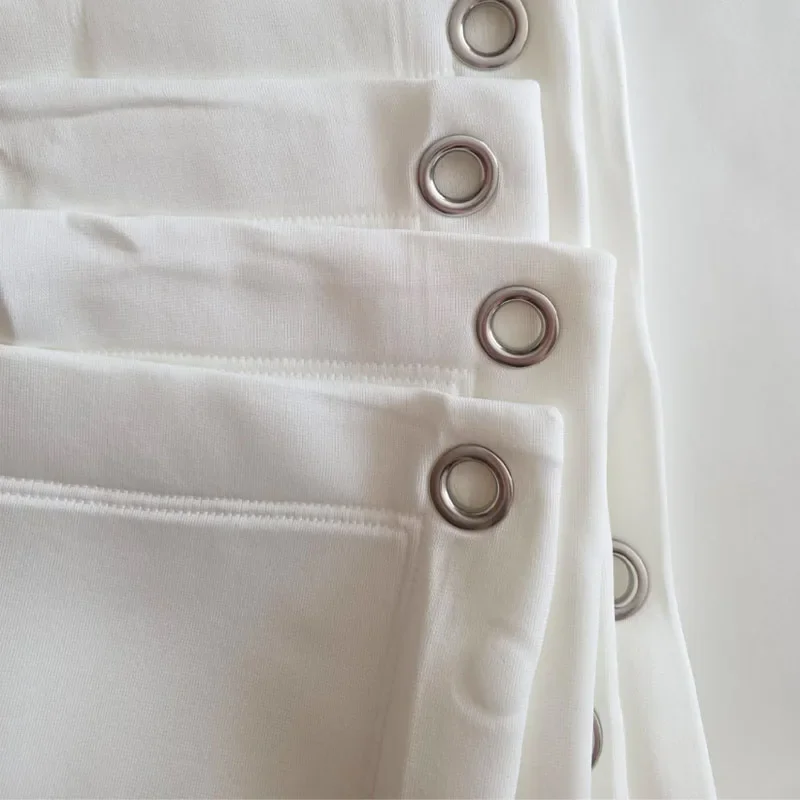 Interaktiivinen sisägolfsimulaattori, projektiopeli ja näyttö