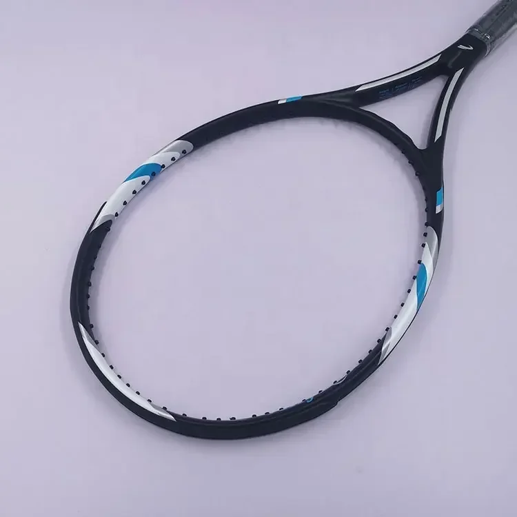 Pala de tenis de fibra de carbono de alta calidad: ligera y duradera para jugadores profesionales y torneos.