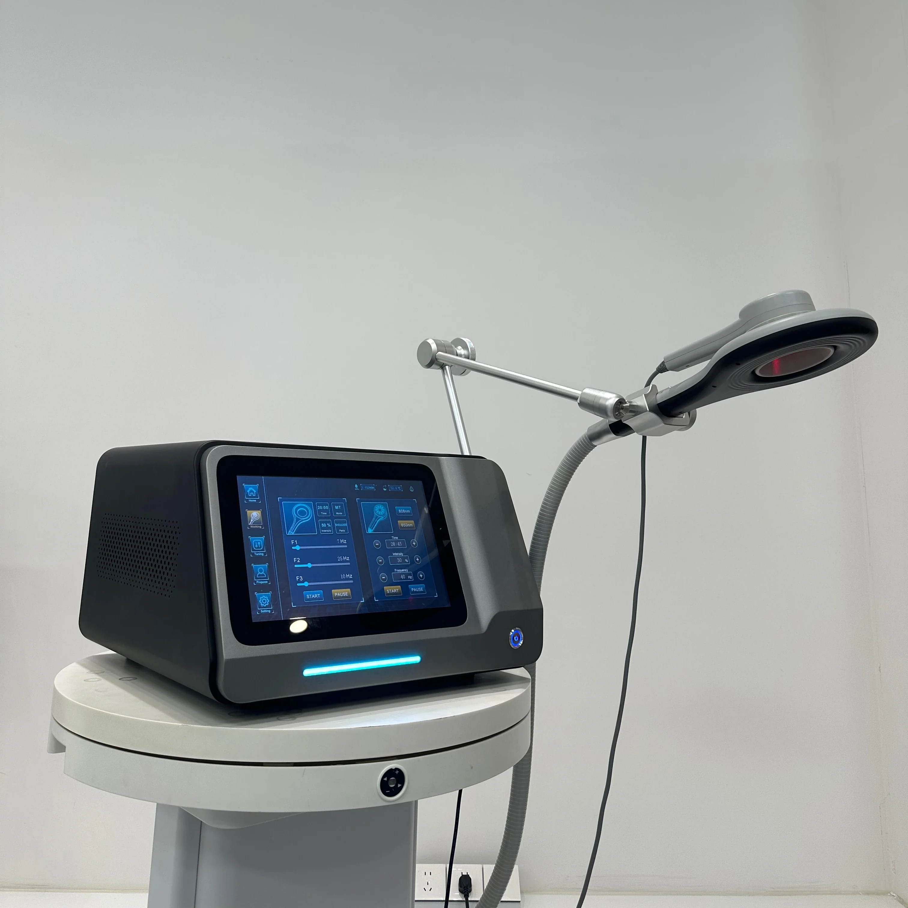 Kannettava värähtelevä fysioterapialaite henkilökohtaiseen käyttöön